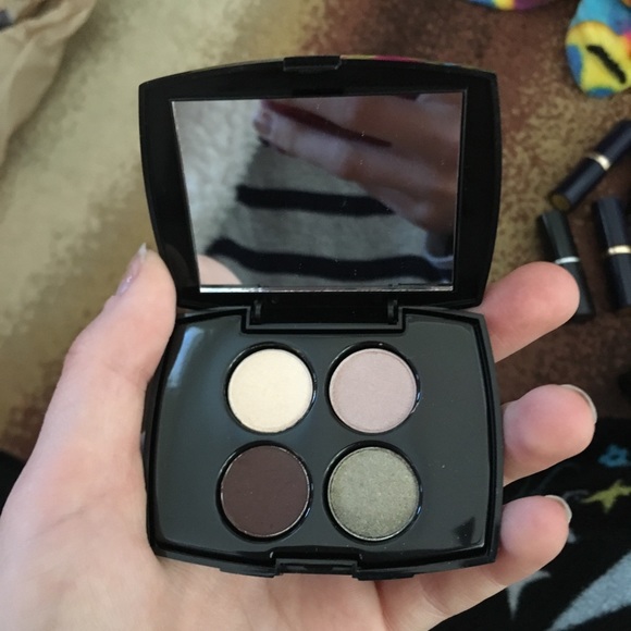 Eye shadow mini palette never used - Picture 1 of 3